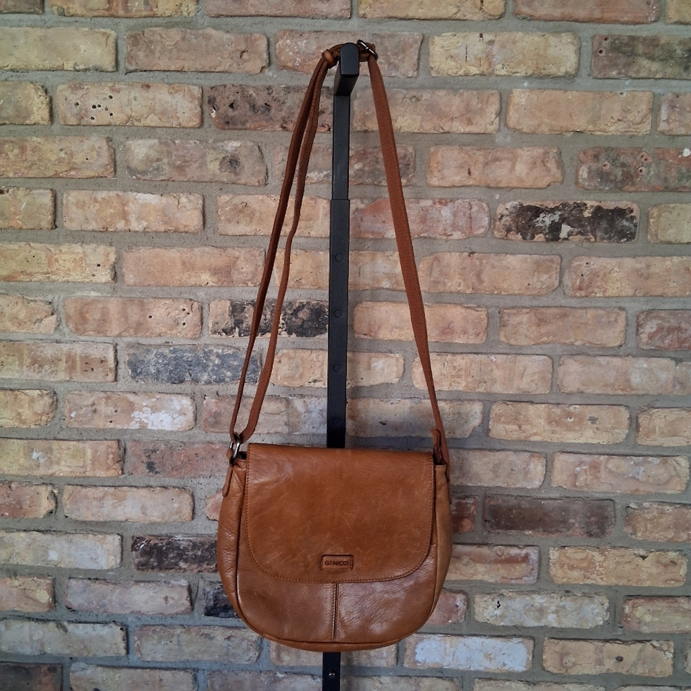 GENICCI LEATHER SHOULDER BAG WITH FTONT FLAP